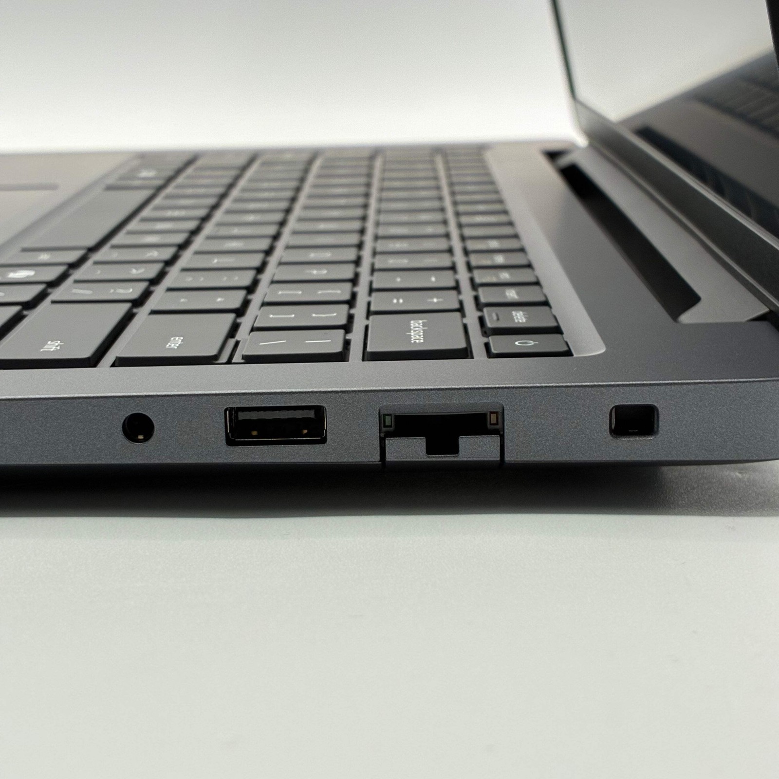 Dell Pro Max 14 Ultra 5 32GB 512GB MC14250 Black