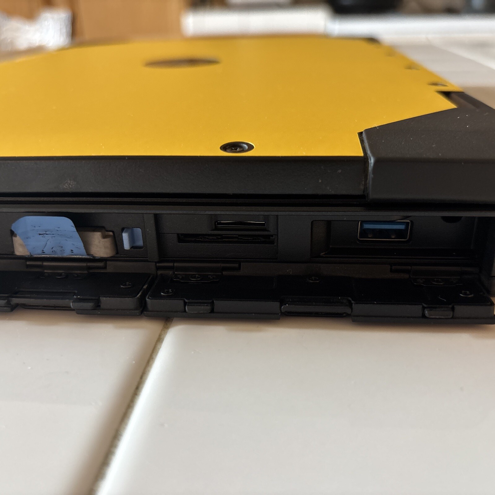 DELL RUGGED 5420 i5-6600U up to 32GB RAM 2TB SSD Toughbook DeWALT Yellow