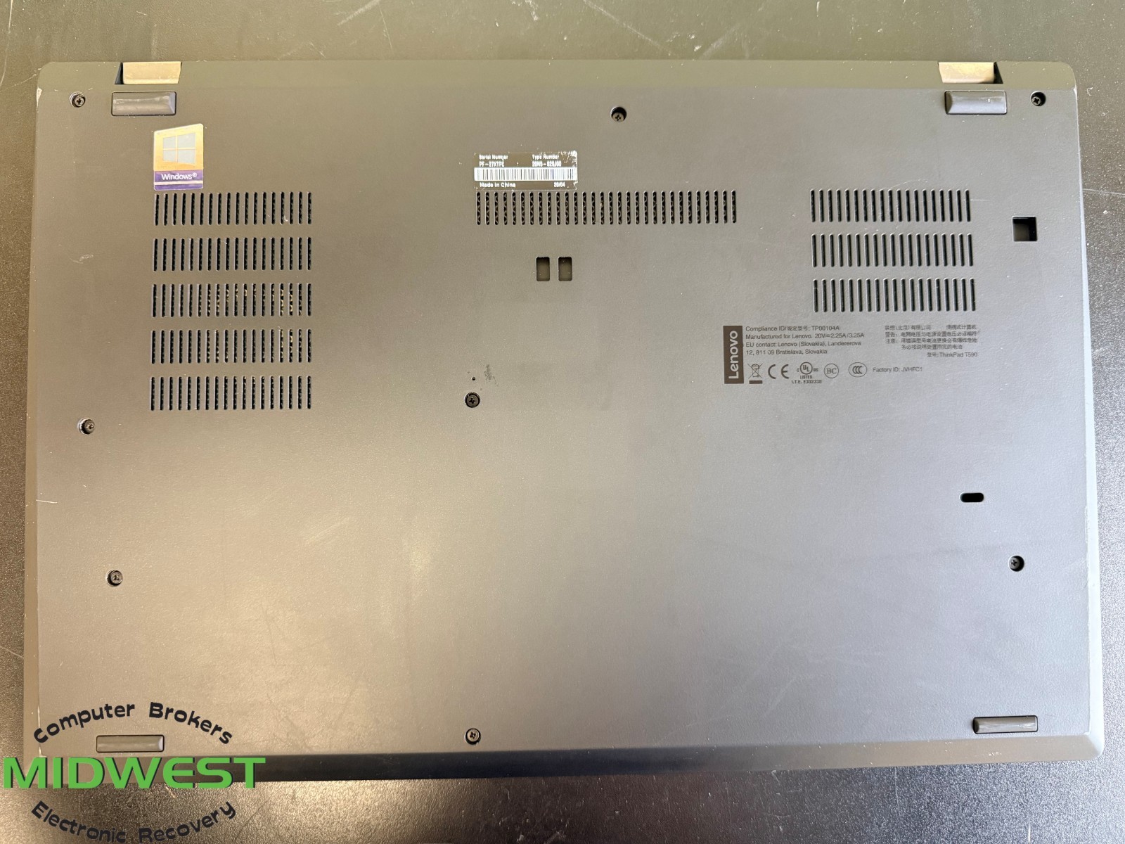 Lenovo ThinkPad T590 i7-8565U 1.80GHz 16GB 256GB SSD (For Parts)
