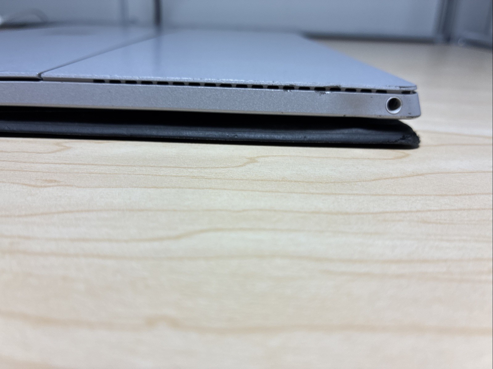 Microsoft Surface Pro 4 1724 i5-6300U 2.40GHz 8GB RAM 256GB SSD Win 11 Pro READ