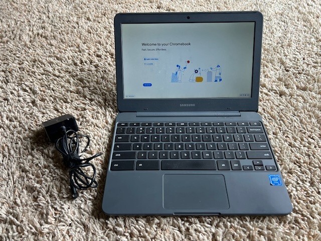 Samsung XE501C13-K02US 11.6 in. 4GB 32GB Notebook – Charcoal
