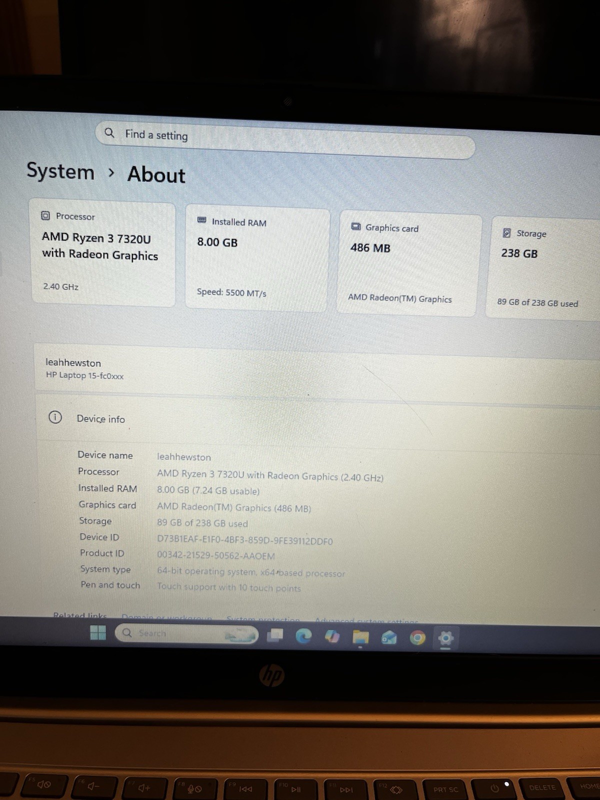 HP Touchscreen Laptop 15.6″ Ryzen 3 7320U 8GB 238GB SSD Silver Win11