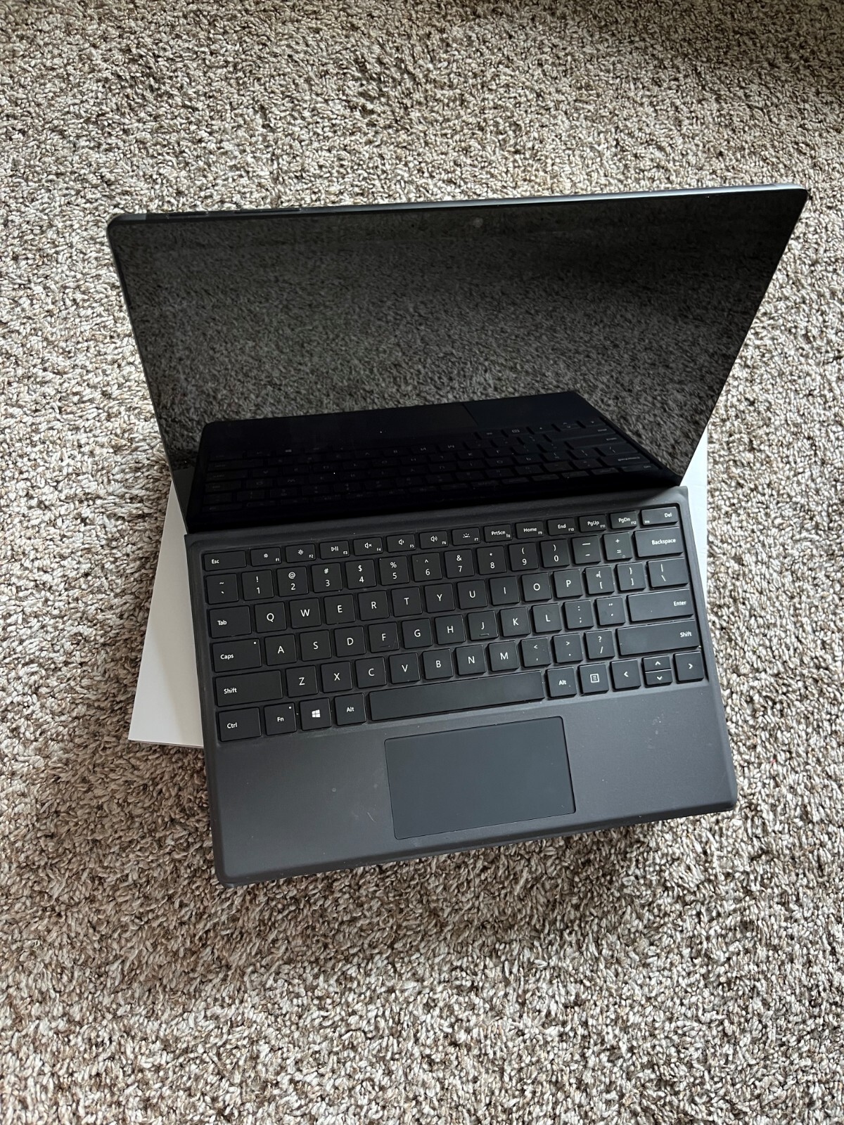 Microsoft Surface Pro 7 Intel i5 1135G7 2.4 GHz256gb SSD 8gb RAM Model 1961 4G