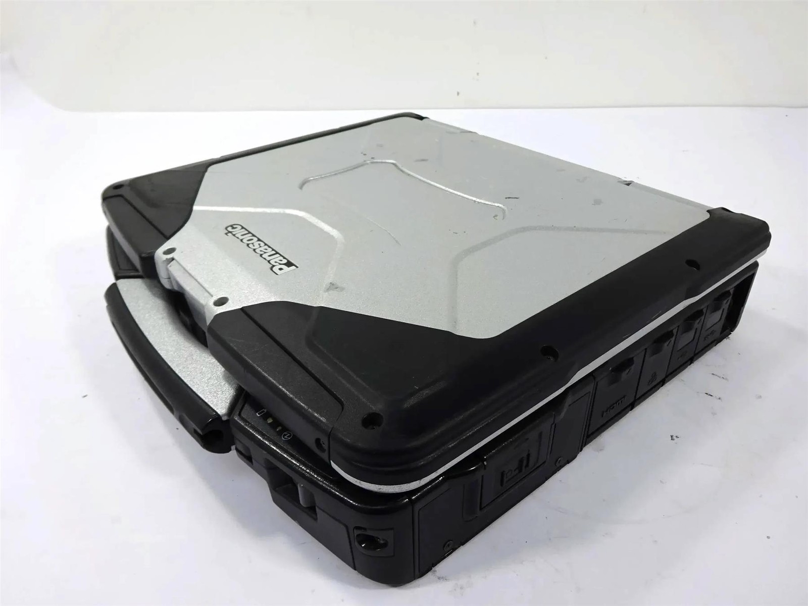 Panasonic Toughbook CF-31 MK6 Core i5-7300U 2.6GHz 8GB RAM – No HDD