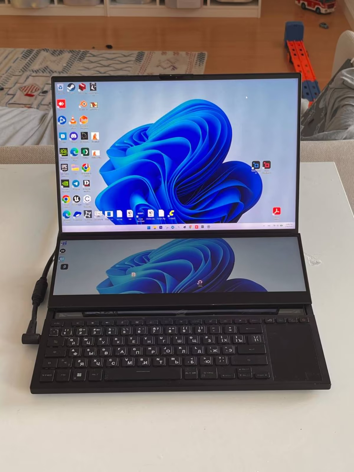 ASUS ROG Zephyrus Duo 16, 64GB RAM, RTX3080Ti