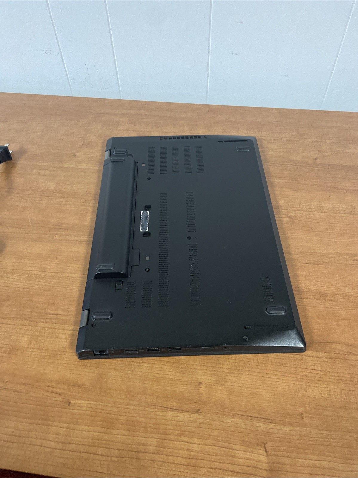 Lenovo ThinkPad T570 15.6″ Laptop i7-7600U 2.80GHz 16GB RAM 256GB SSD Win 10 PRO