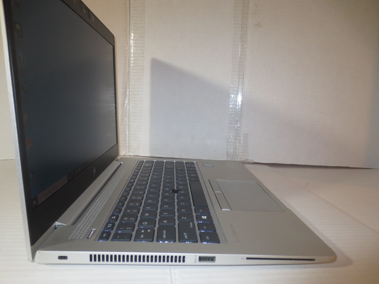 HP ELITEBOOK 840 G5 14″ CORE i5-8350U@1.7-1.9GHz 8GB RAM 250GB SSD WINDOWS 10
