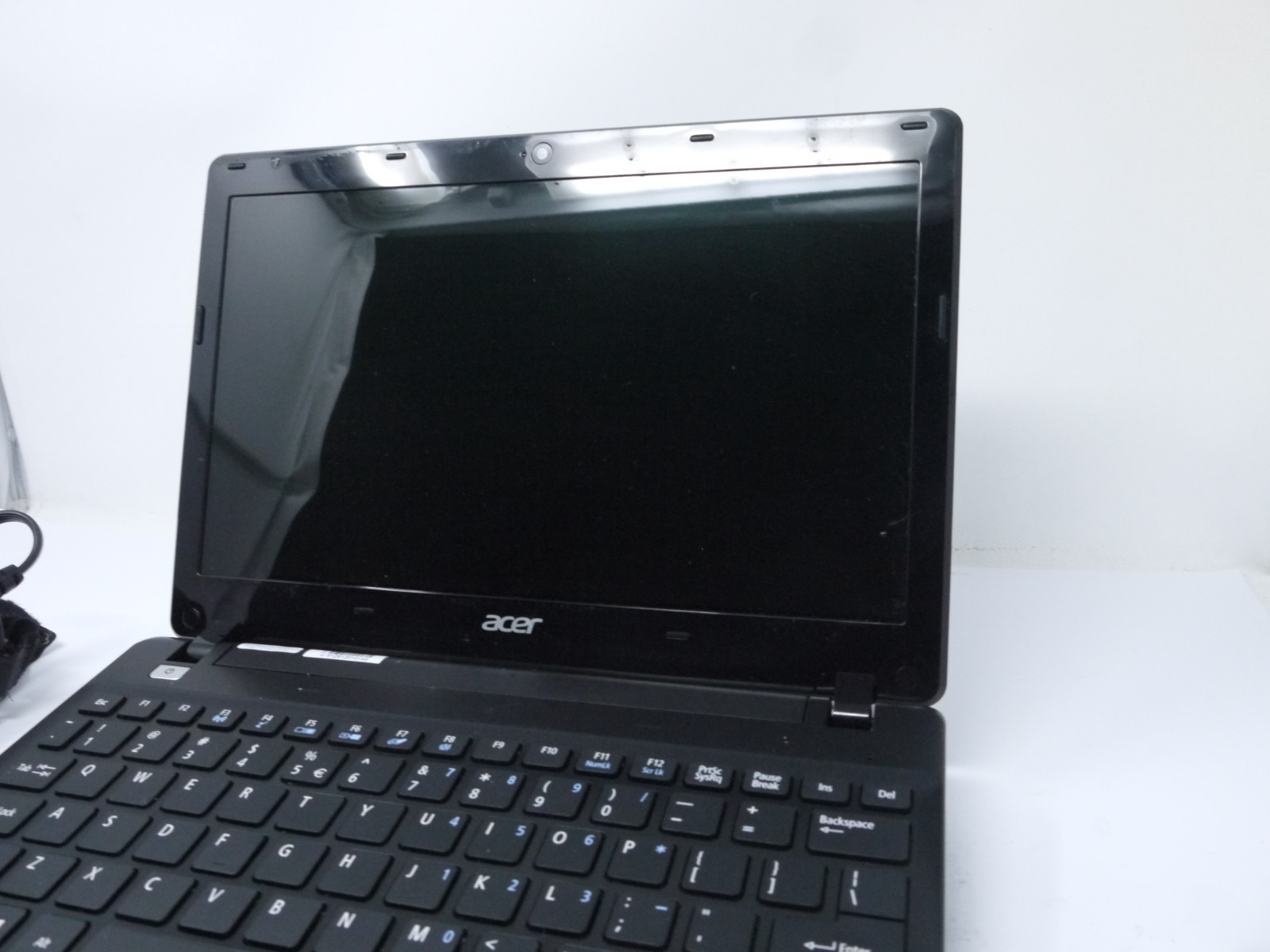 Acer Aspire 725-0494 11.6″ Netbook – C-70 / 4GB / 160GB / Win10 – New Battery