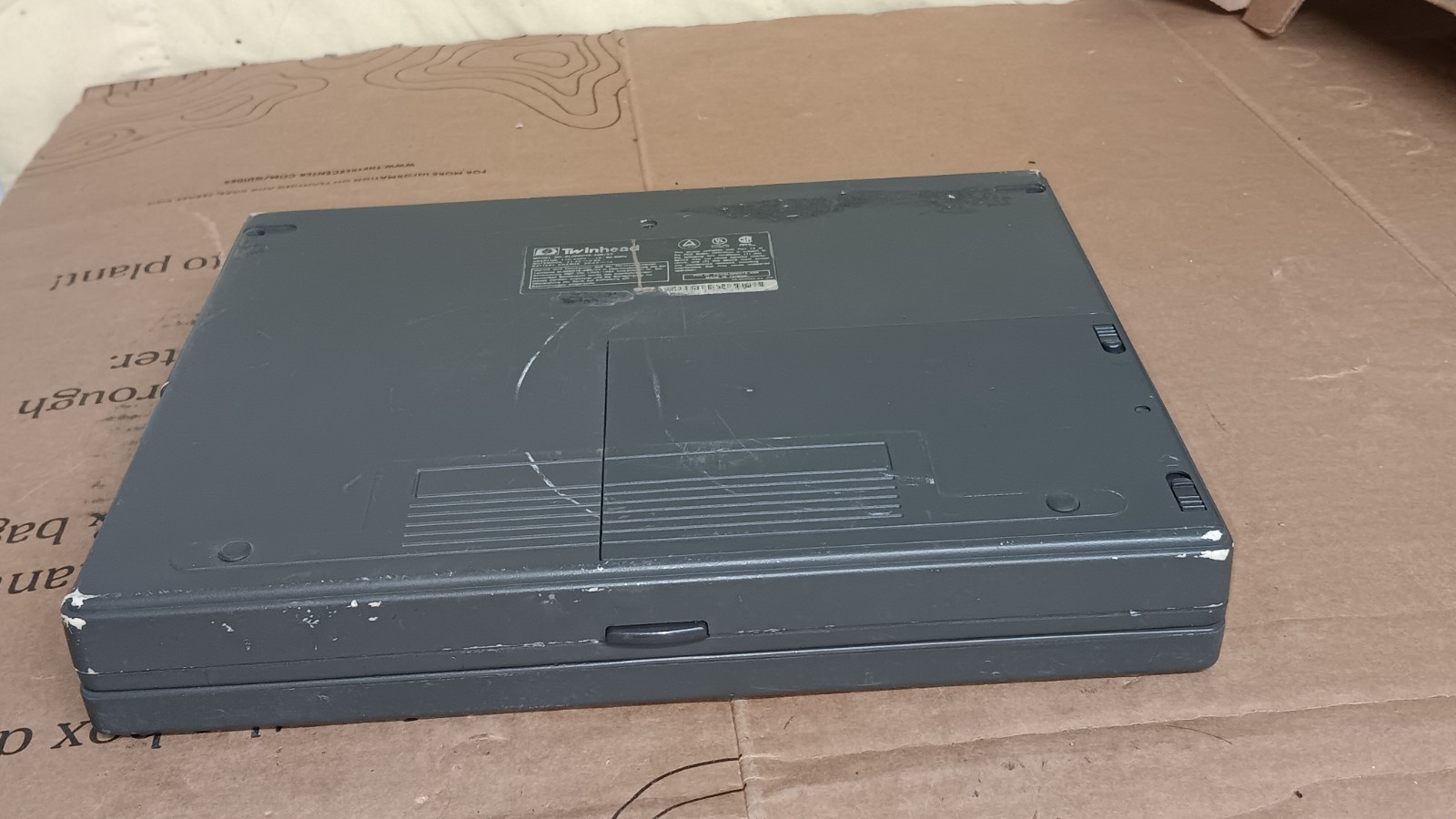 Vintage 1992 Twinhead SlimNote 486/33 Laptop Intel 486DX @ 33MHz processor Parts