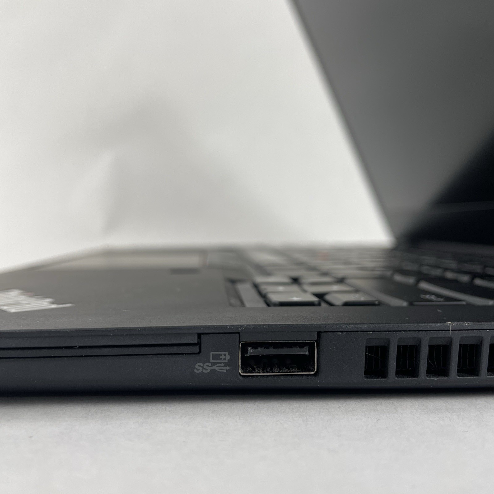 Lenovo ThinkPad T14 Gen2a 14″ Ryzen5Pro 5650U 2.3GHz 16GB RAM No SSD/OS/AC- READ