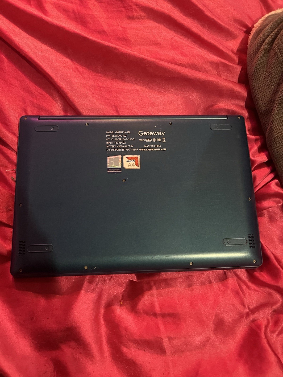 Gateway GWNR51416-BL 14.1″ Laptop Ryzen 5 3500U 8GB Ram 256GB SSD NO OS (FL)
