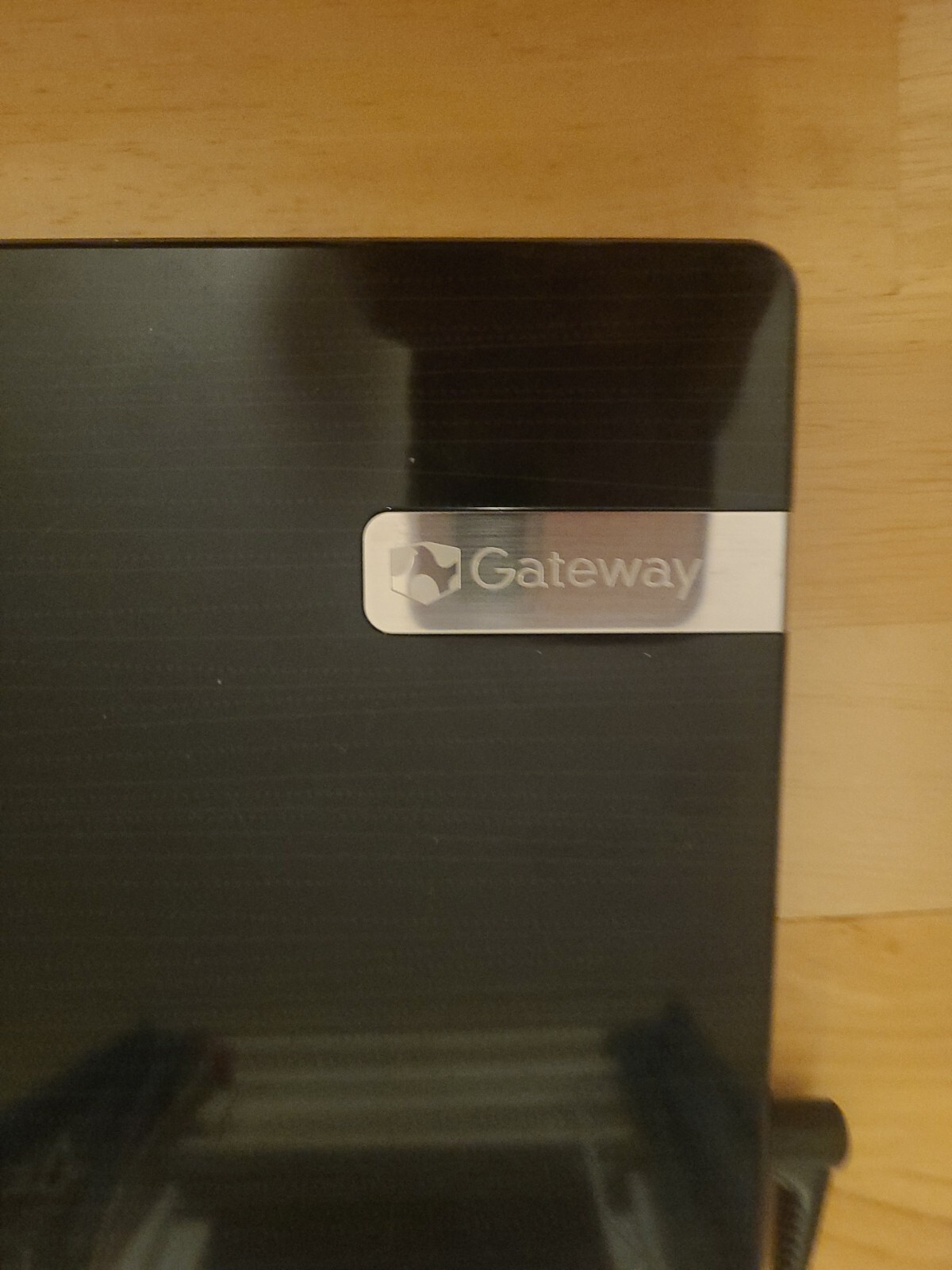 Gateway LT2805U Netbook W/Case & Charger, READ DESCRIPTION