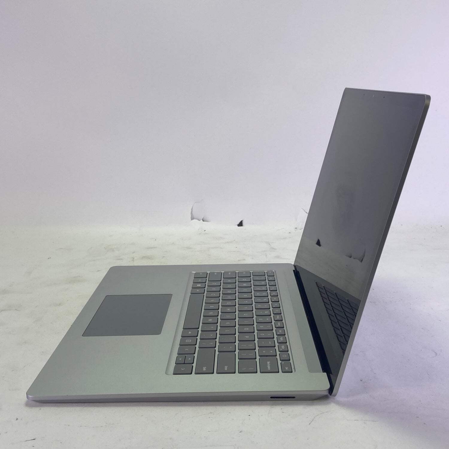 Microsoft Surface Laptop 5 1979 15″ i7-1255U 2.6GHz 8GB RAM 256GB SSD
