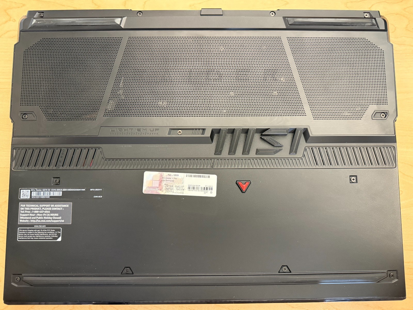 MSI Raider GE78HX RTX 4090 i9 96GB RAM 2TB SSD 17″ Gaming Laptop 14VIG-600US