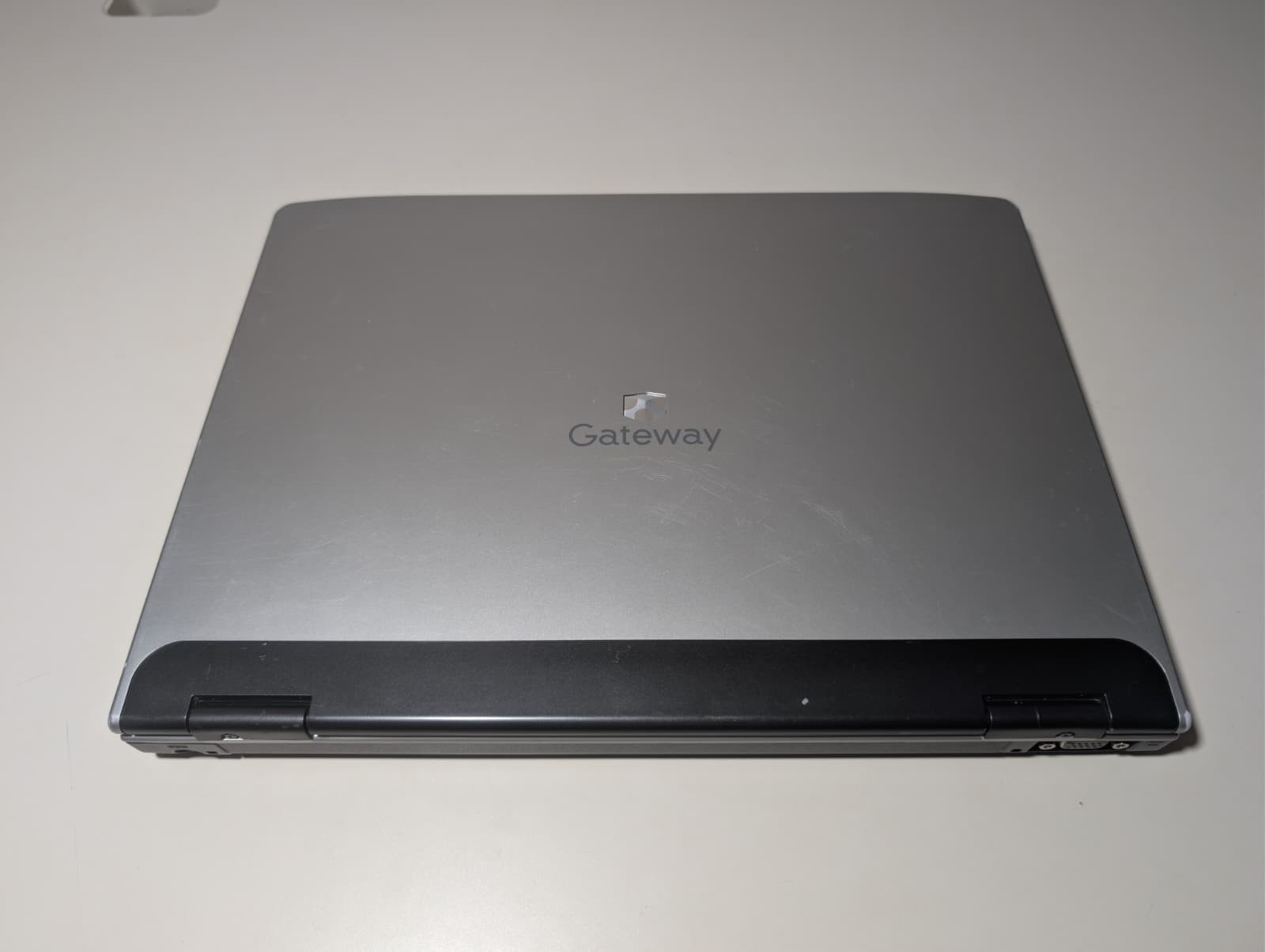 15″ Gateway M465-E | Core 2 Duo T5500 4GB RAM 320GB HDD | Win 7 Pro | DVD
