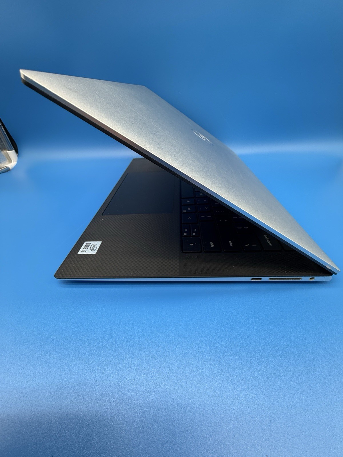 Dell XPS 15 9500 15.6” i5-10300H 8GB RAM 256GB SSD Windows 11 Pro