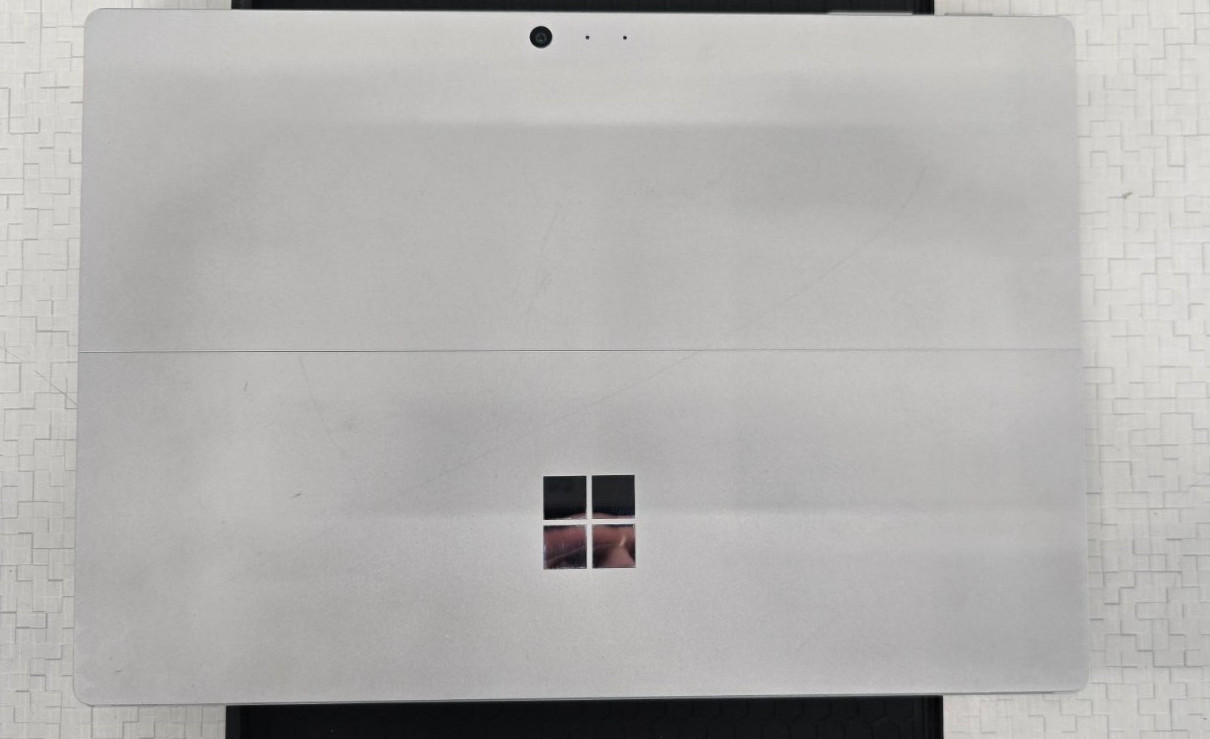 Microsoft Surface Pro 5 1796 i7-7660U 16GB RAM 512GB SSD -Great Condition-