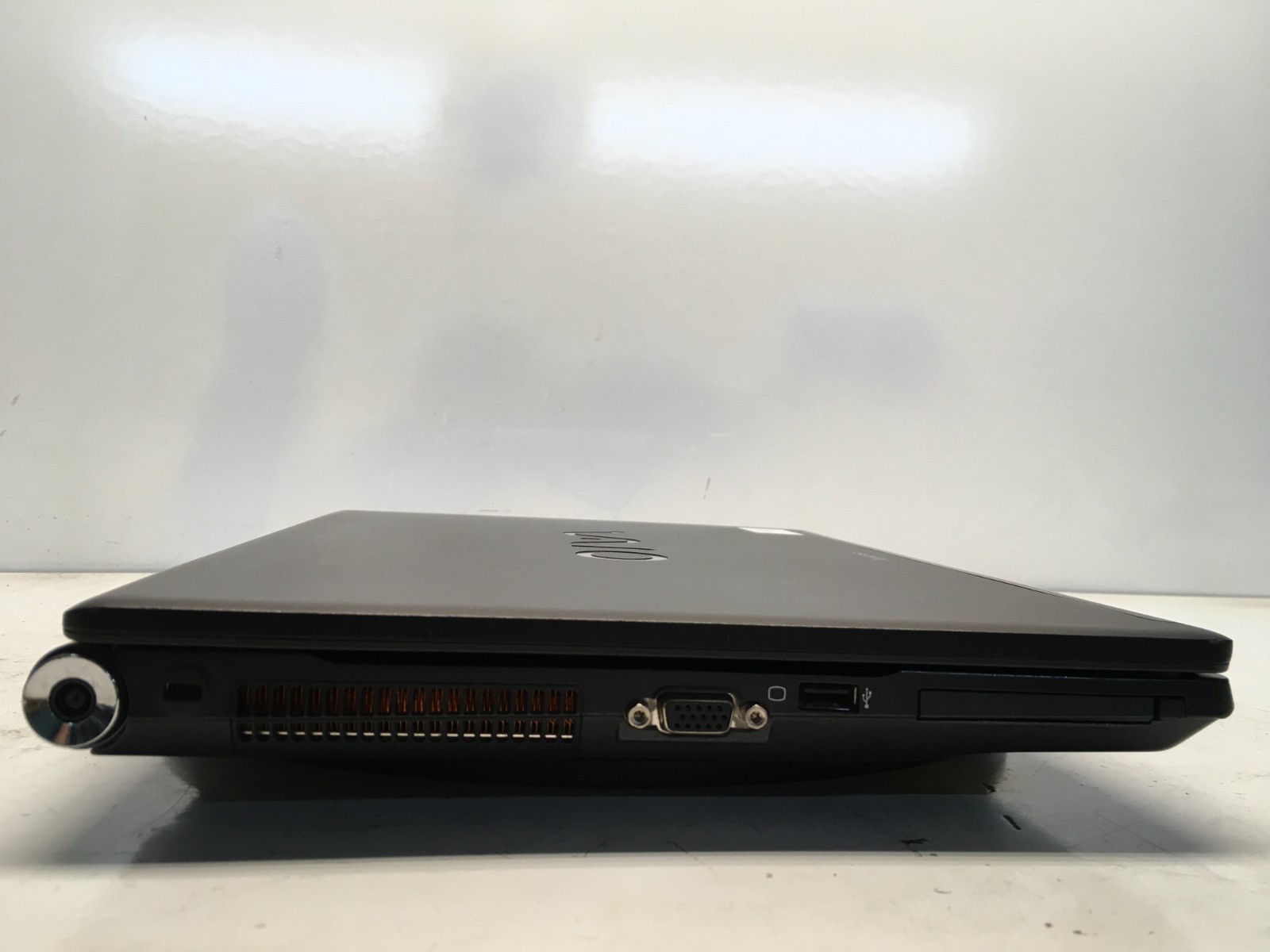 Sony Vaio PCG-9Z1L Intel Core 2 Duo T2390 1.86GHz 4 GB NO HDD