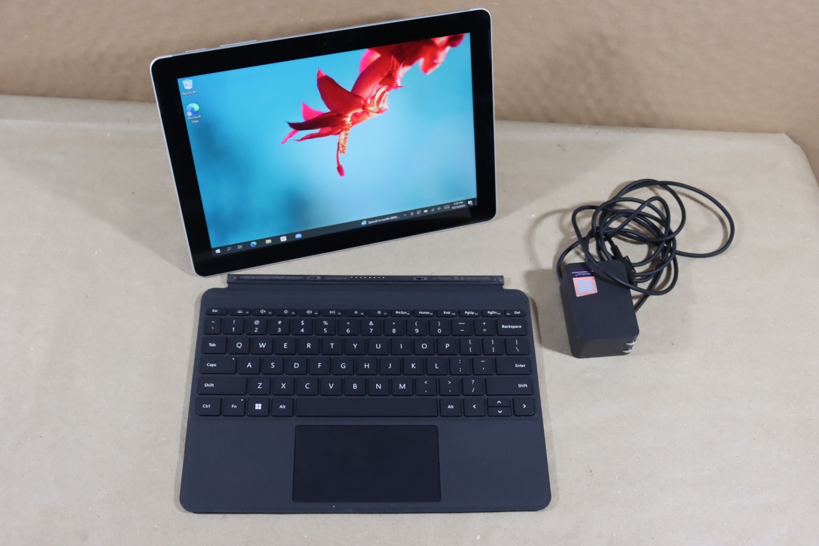 Microsoft Surface Go LTE 1825 10.5″ 8GB RAM 128GB SSD Cellular + Wifi