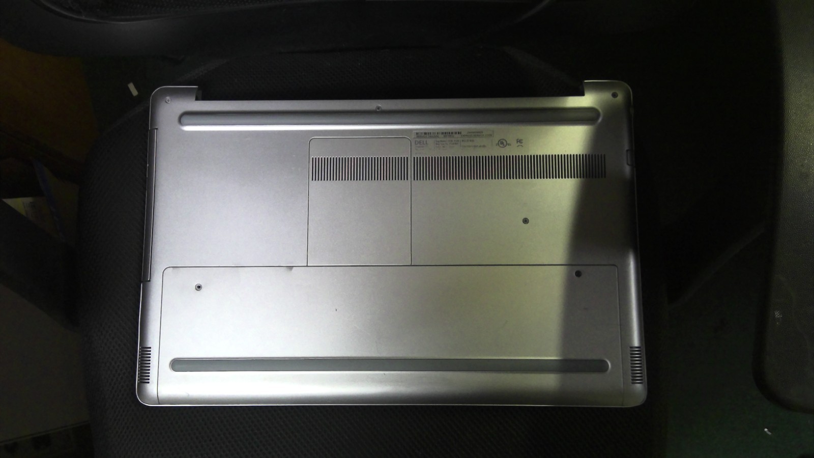 Dell Inspiron 17 3793 Core i5 – NO RAM – NO DRIVE – (READ DESC)