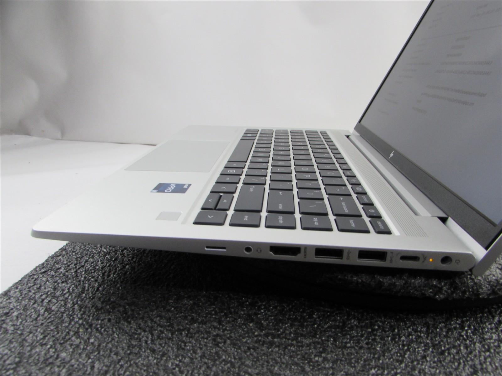HP ELITEBOOK 640 (G9) 1920X1080 FHD TOUCHSCREEN I7-1270P NO SSD 4GB RAM NO O.S
