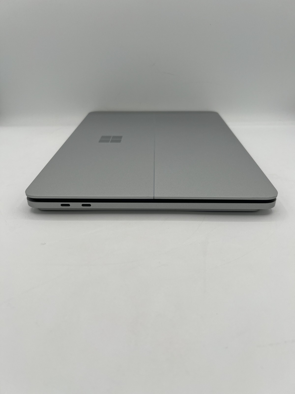 Microsoft Surface Laptop Studio 14.4″ Touch i5-11300H 16GB 512GB Windows 11 Pro