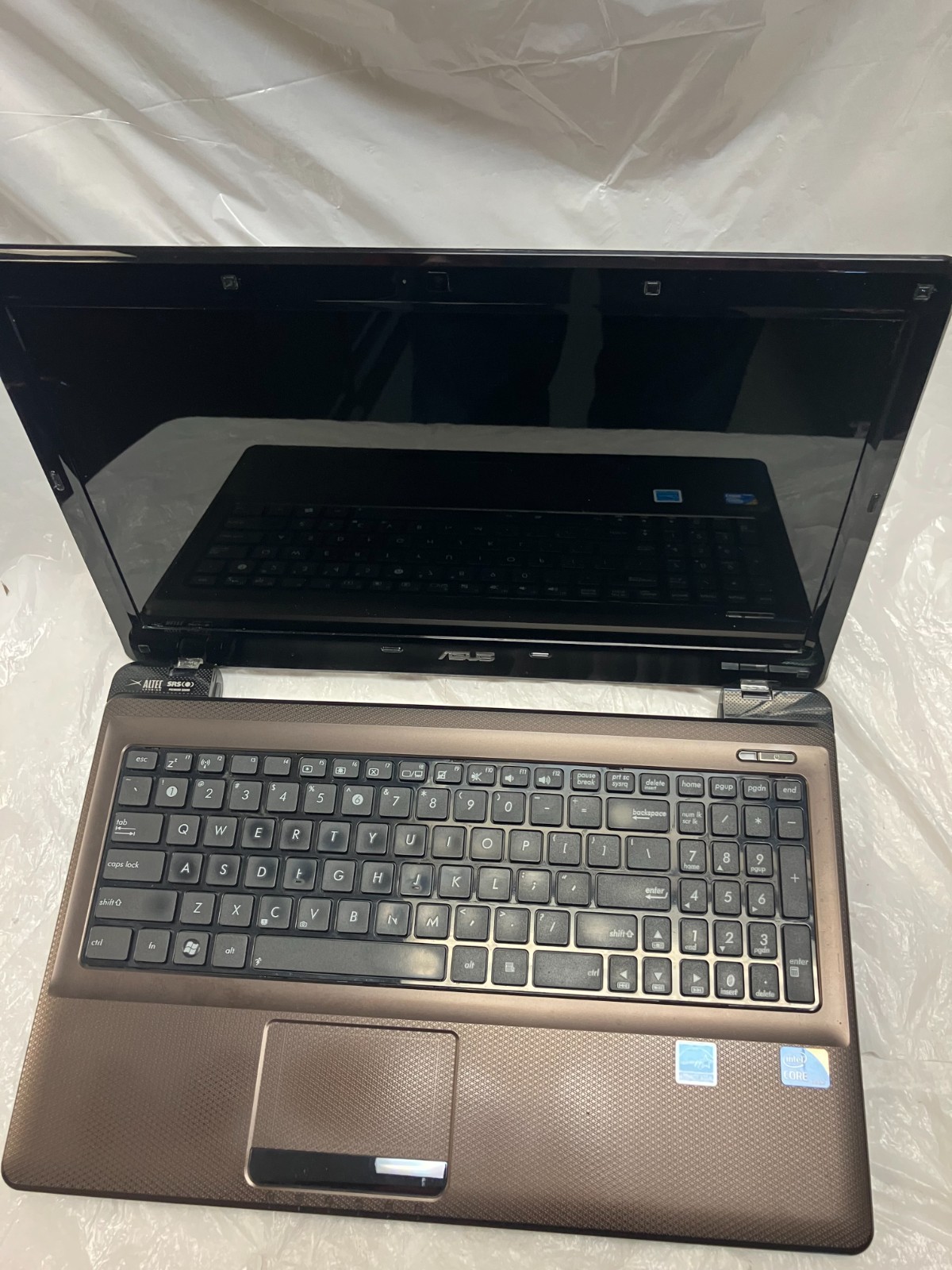 Asus K52F Intel Core i3-M370 2.40GHz No RAM 15.6″ No Battery No HDD FOR PARTS
