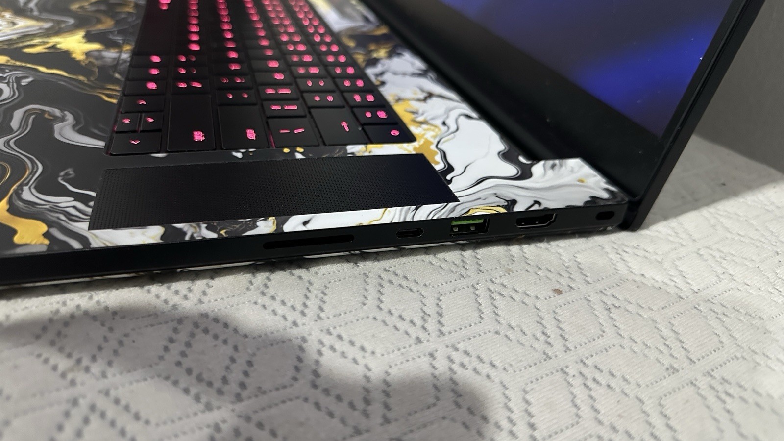 Razer Blade 17 2022 17.1 QHD 240Hz i7-12800H 16GB 1TB RTX 3070 Ti
