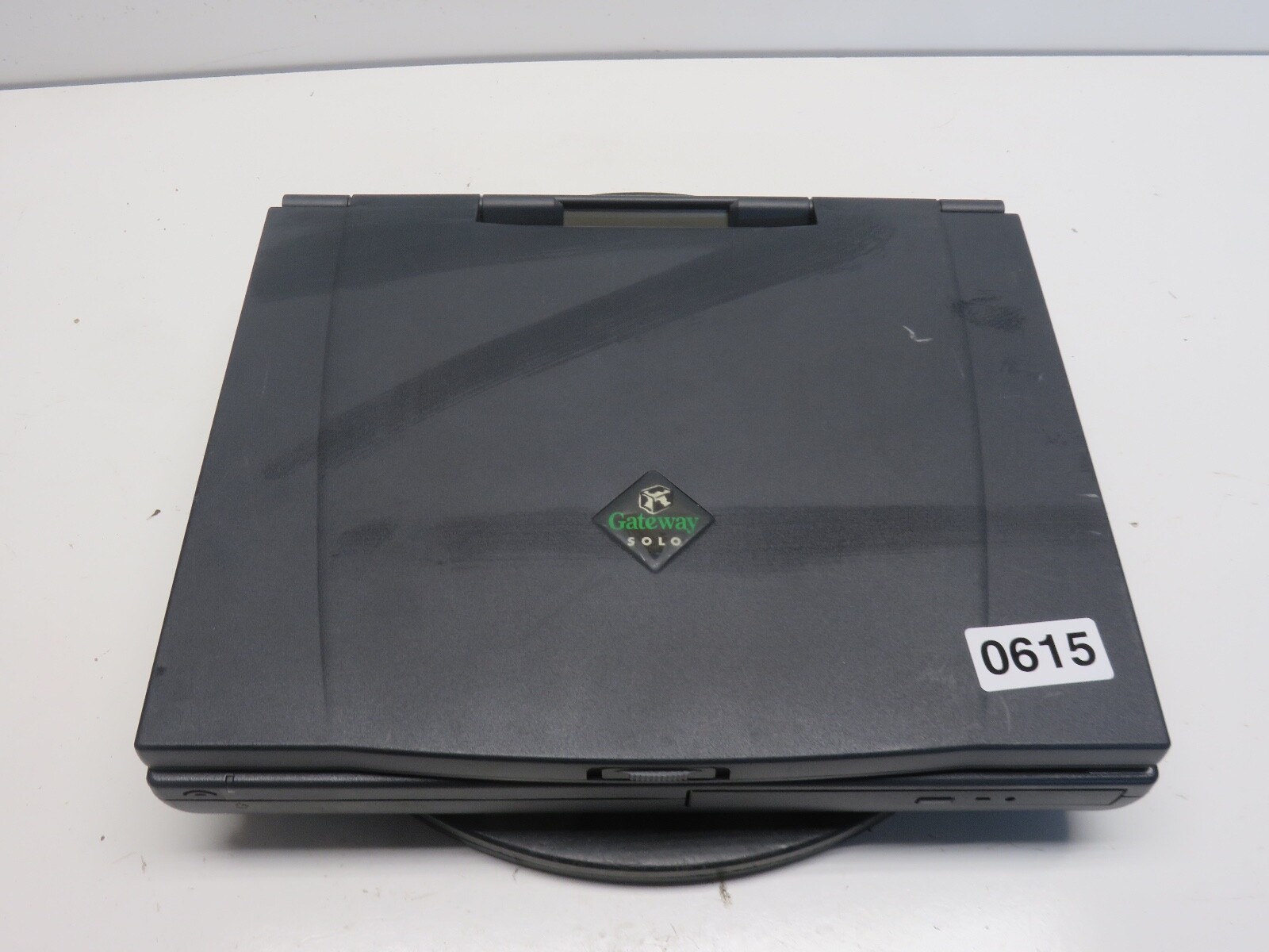 Gateway Solo 2500 Intel Pentium 200 MHz 32 MB NO HDD No Batt