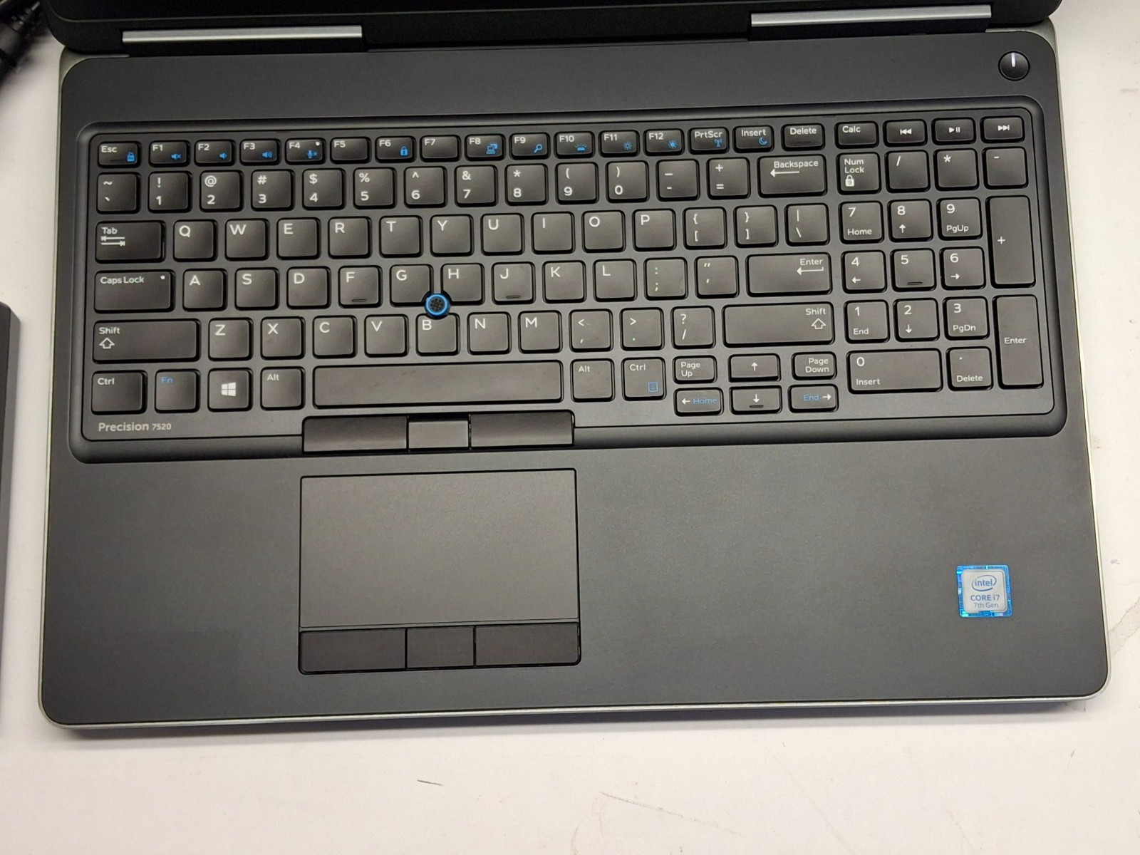 Dell Precision 7520 15.6″ FHD i7-7820HQ 2.90GHz 16GB 256GB SSD Quadro M2200