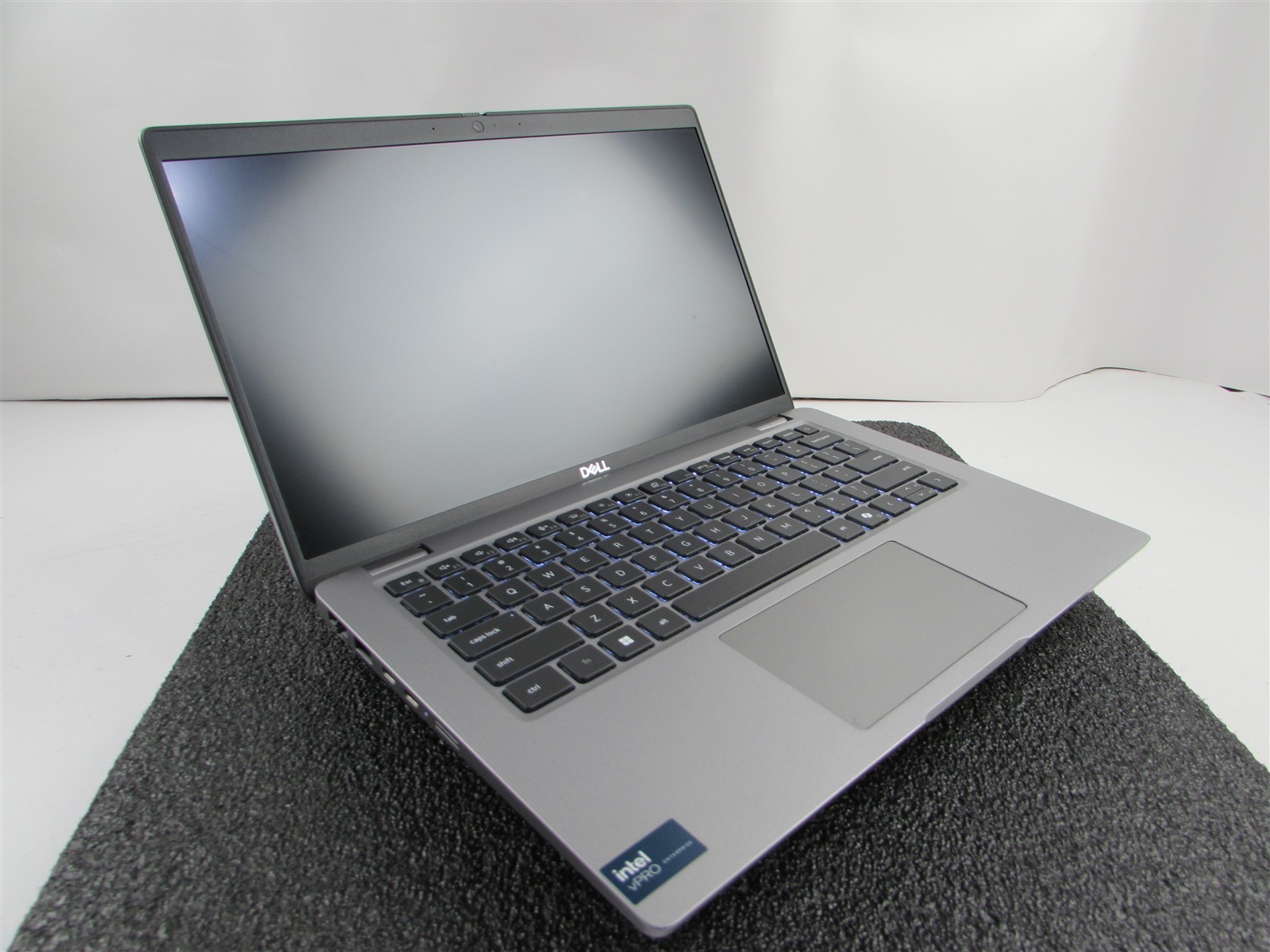 DELL LATITUDE 5450 1920X1080 FHD CORE ULTRA 5 135U 512GB SSD NO RAM NO O.S