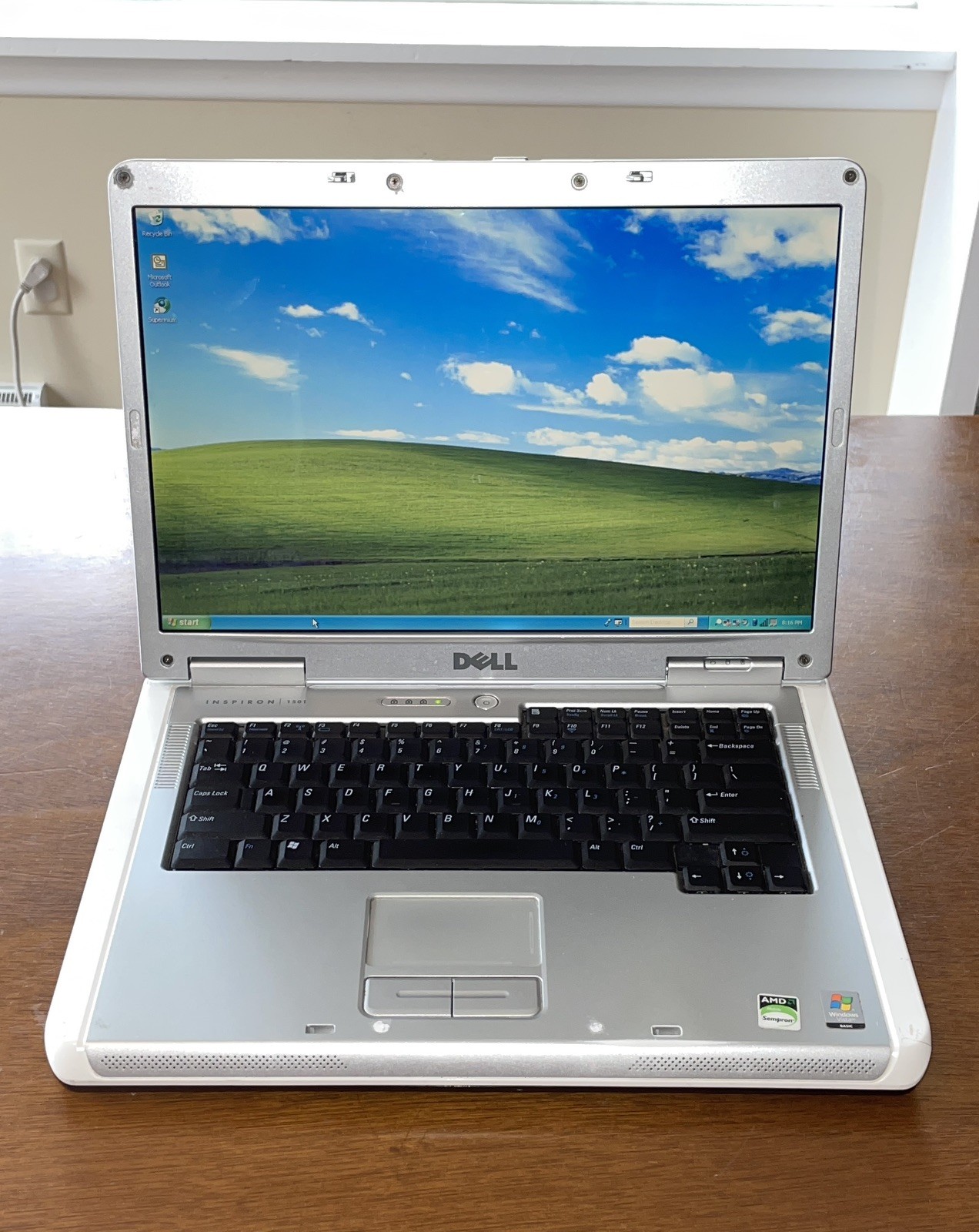 Dell Inspiron 1501 Windows XP Laptop (SGC1)