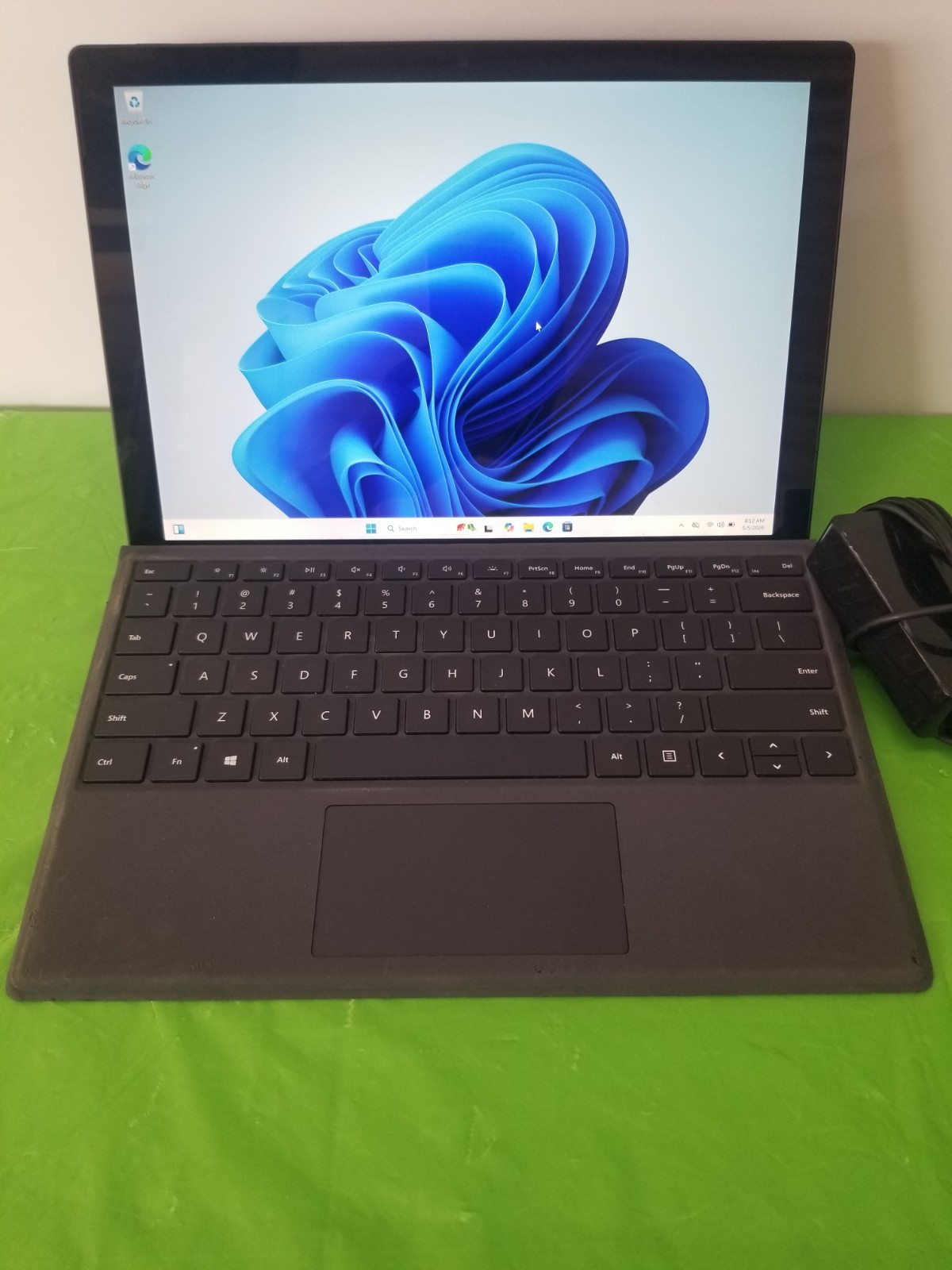 Microsoft Surface Pro 6 1796 i7-8650U 1.9GHz 256GB SSD 8GB DDR3 Black GOOD