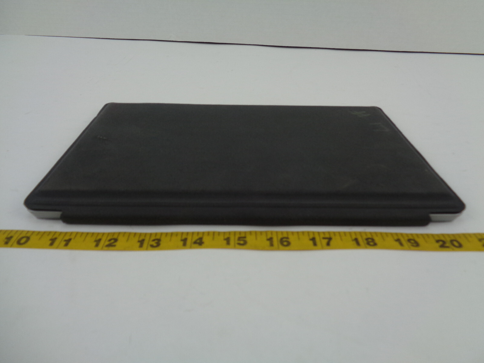 Microsoft Surface RT Tablet with Keyboard & Charger 64GB 2 GB RAM Touchscreen B