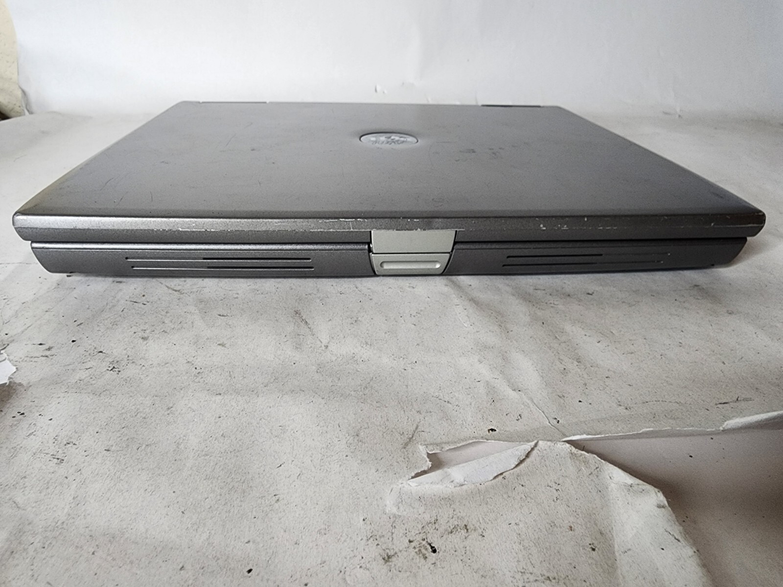 Dell Latitude D600 Pentium M 1.40GHz, No Hdd No Ram