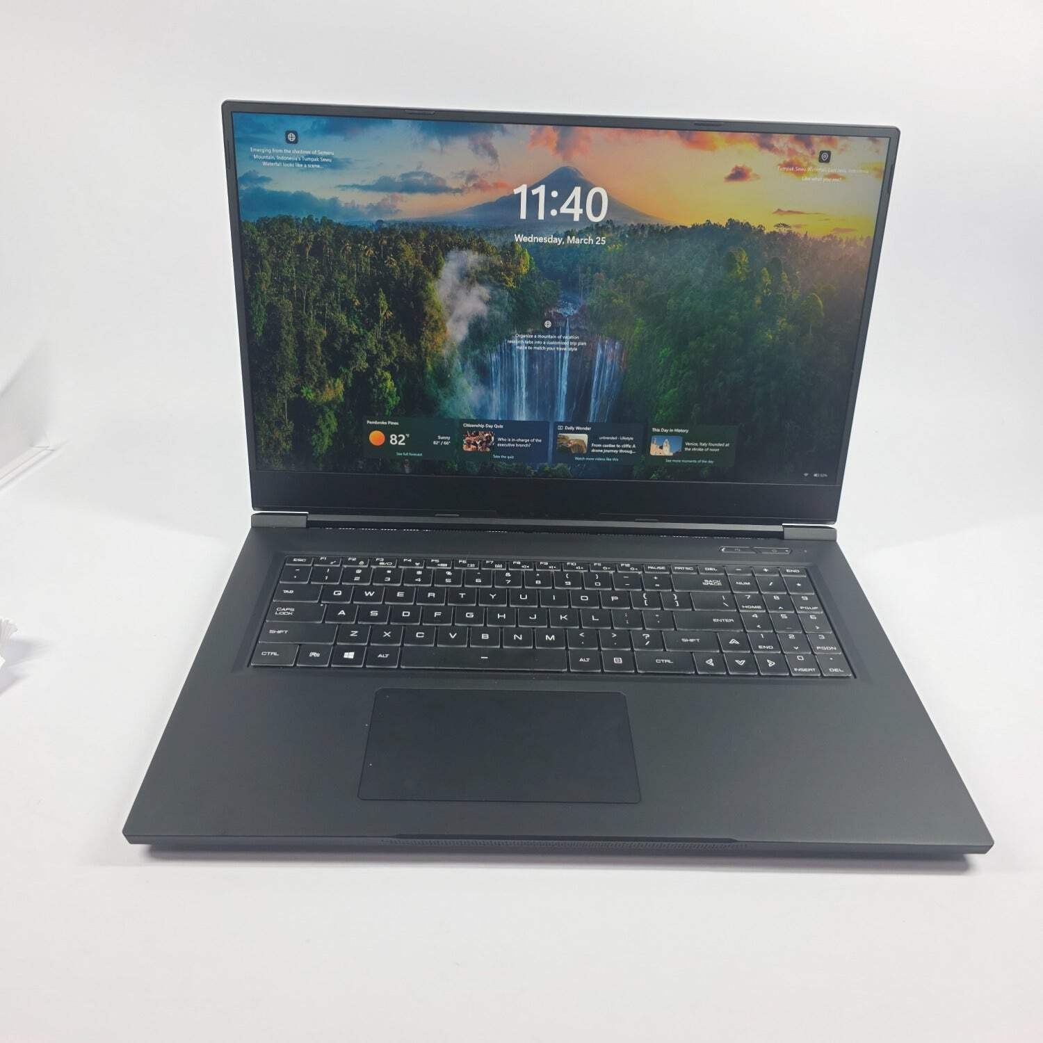 Eluktronics Max-17 G1 17.3″ i7-10875H 2.3GHz 32GB RAM 4TB SSD GeForce RTX 2080 S