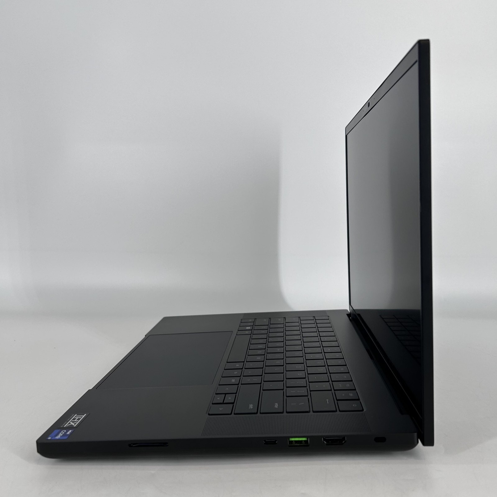 Razer Blade 16 Black 120Hz UHD+ 2.2 GHz i9-14900HX 96GB 4TB/4TB NVIDIA RTX 4090
