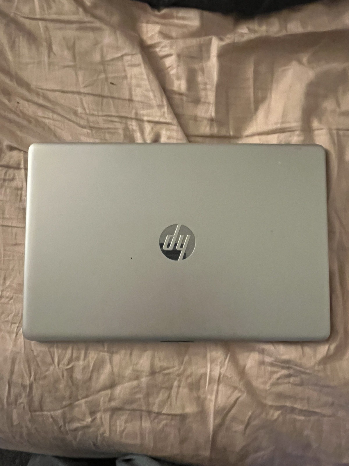 HP 15-DB0031NR Laptop 15.6″ AMD A9-9425 Radeon R5 3.1GHz 4GB 1TB Win10