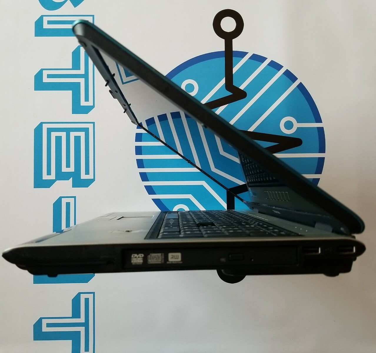 Toshiba Satellite P100 17.1″ Laptop Centrino Duo T2500 2.00GHz 1GB RAM No HD *0W
