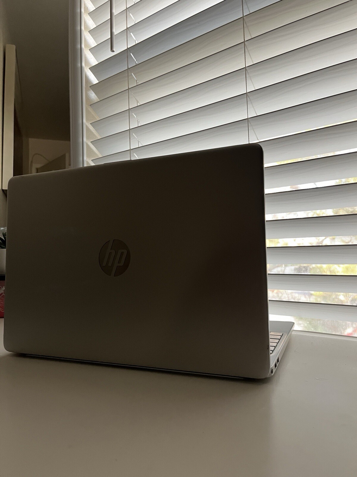 HP 15-ef2xxx (AMD Ryzen 3 5300U With Radeon Graphics) Laptop