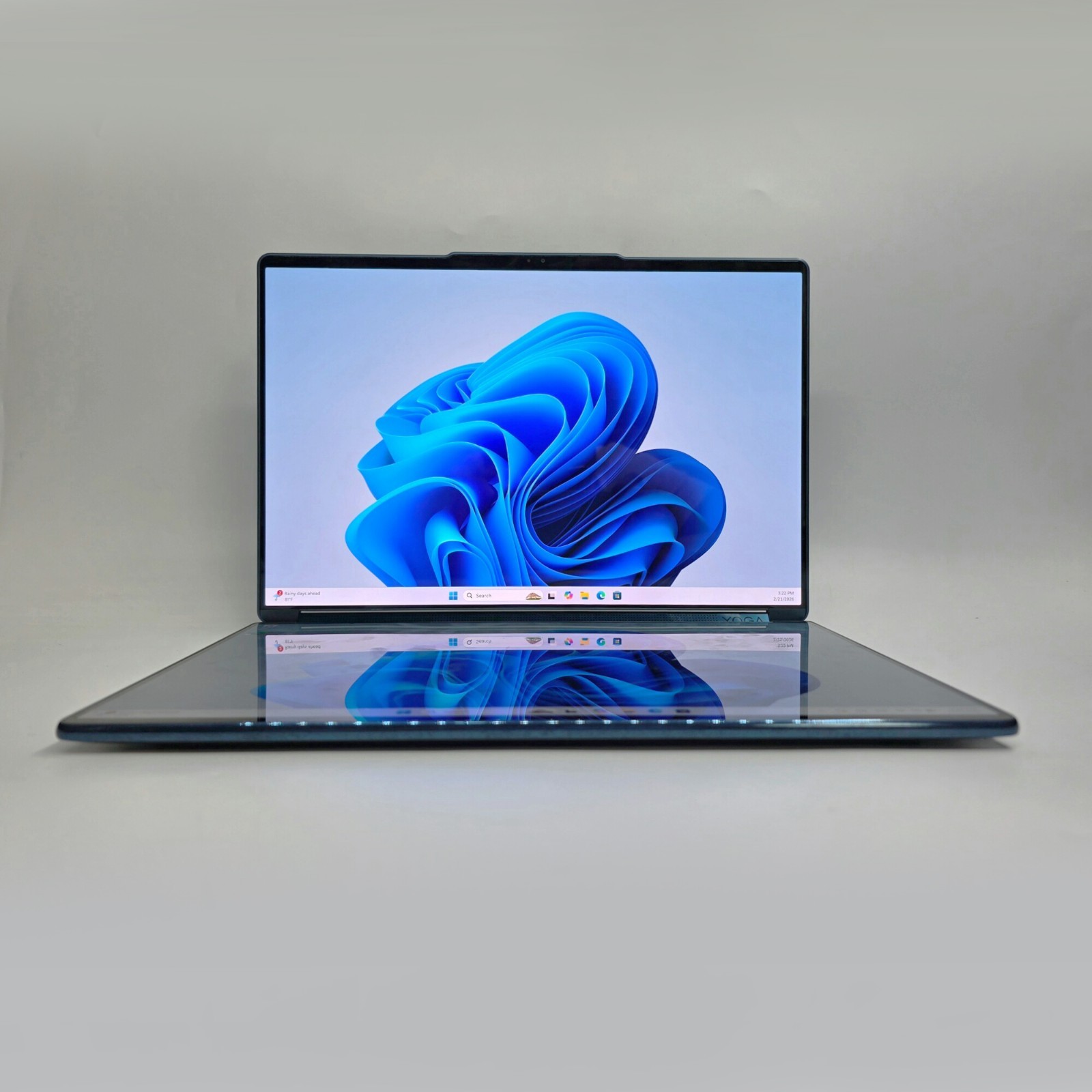 Lenovo Yoga Book 9i 14″ OLED 3K 16GB RAM Ultra 7 255H 1TB SSD Laptop