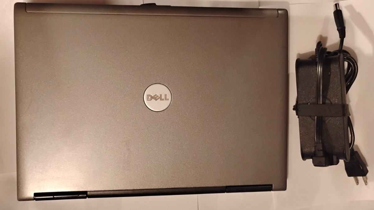 Dell/Latitude D620/Win XP SP3/256GB SSD/4GB RAM/Core 2 Duo 2.16GHz/WiFi/DVD+-RW