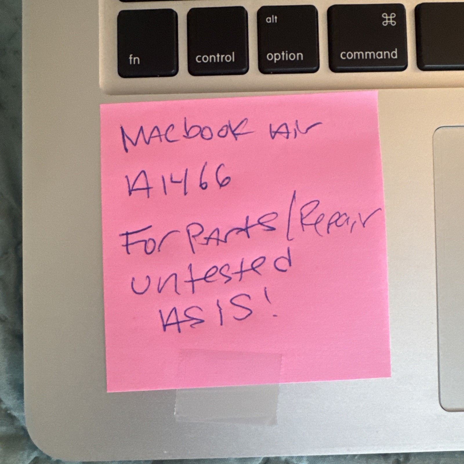Lot of (8) Apple MacBooks: 2- PRO’s 1425, 2-AIR, A1466, 2-AIR, A1465/2-AIR,A1370