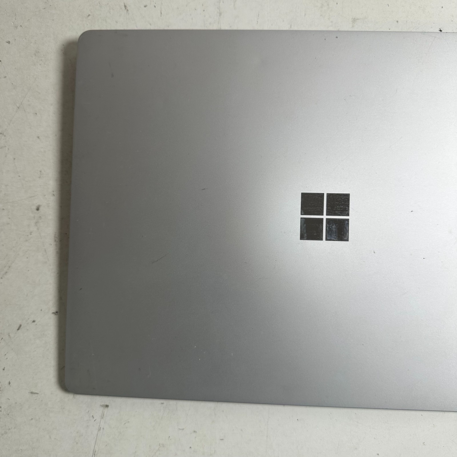 Microsoft Surface 2 1769 13.5″ PixelSense Touchscreen Display Laptop – for Parts