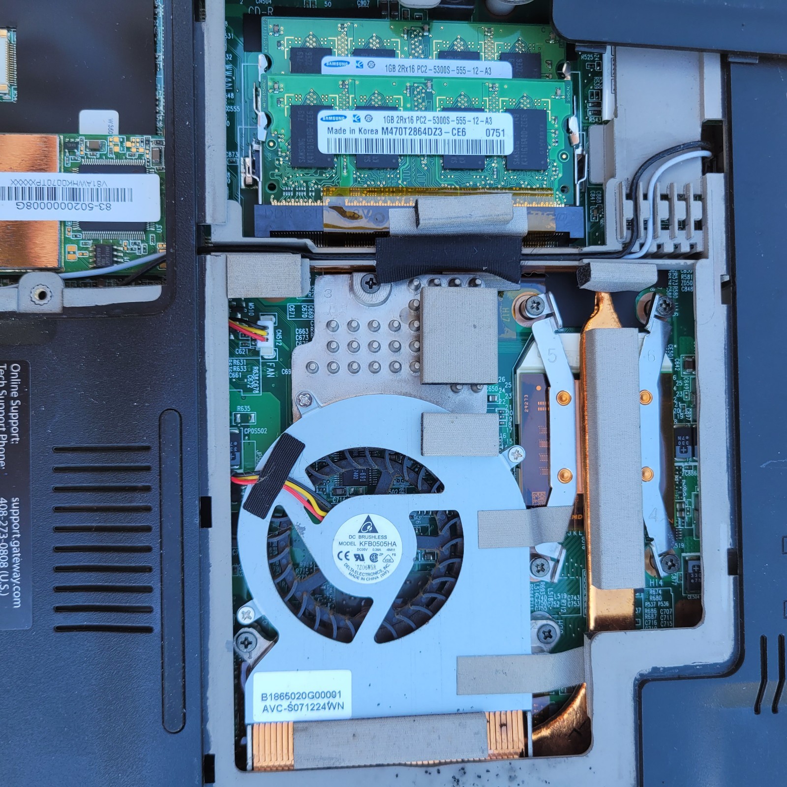 Gateway W350A 14″ Laptop AS IS Parts Only. W/ Power Adapter No Battery