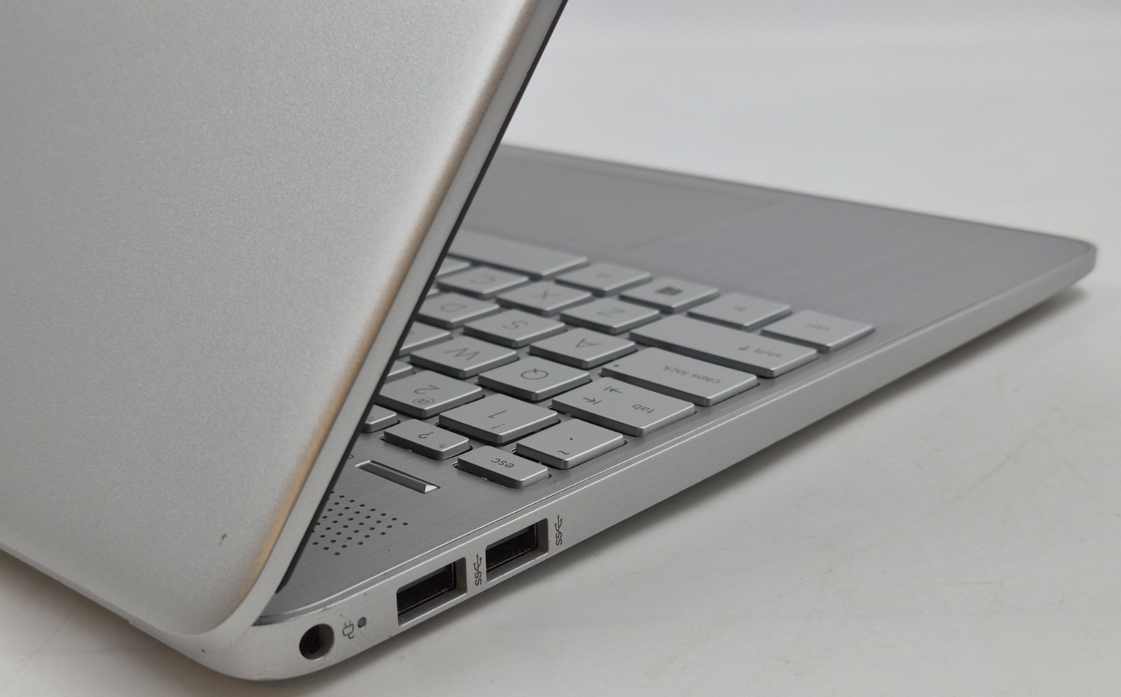 HP Notebook 15-ef2024nr Laptop Ryzen 3 5300U 2.60GHz 8GB RAM 256GB NVMe Win11P