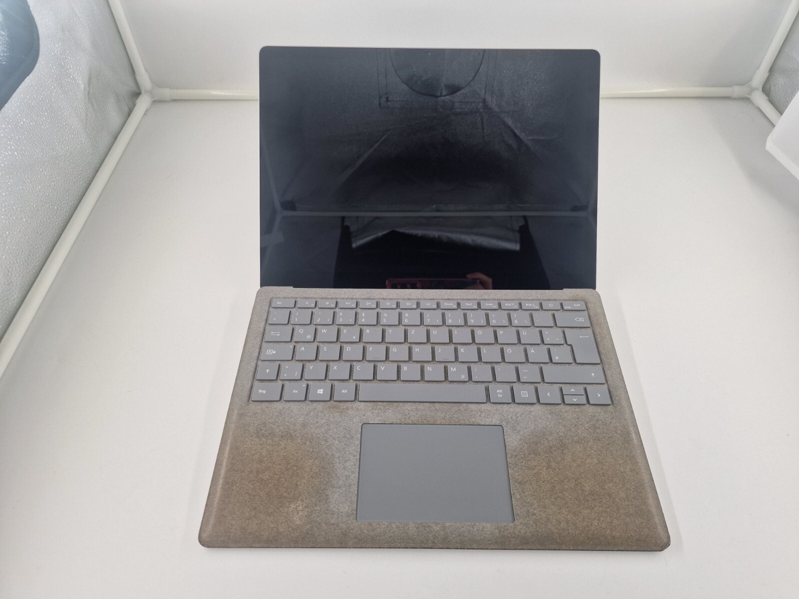 Microsoft MS Surface 2 1769 13.5 Intel i5 8GB 128GB No OS 020341484457
