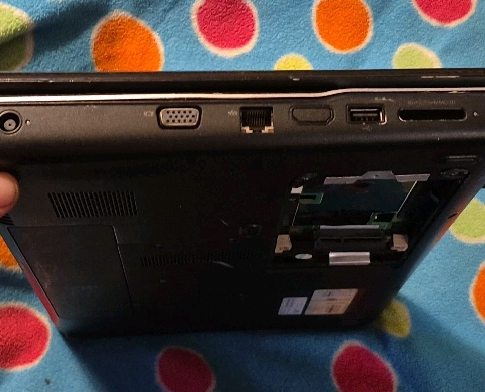 [Parts/Powers On] Compaq Presario CQ60-120EG No Power Supply. No Hard-Drive USA