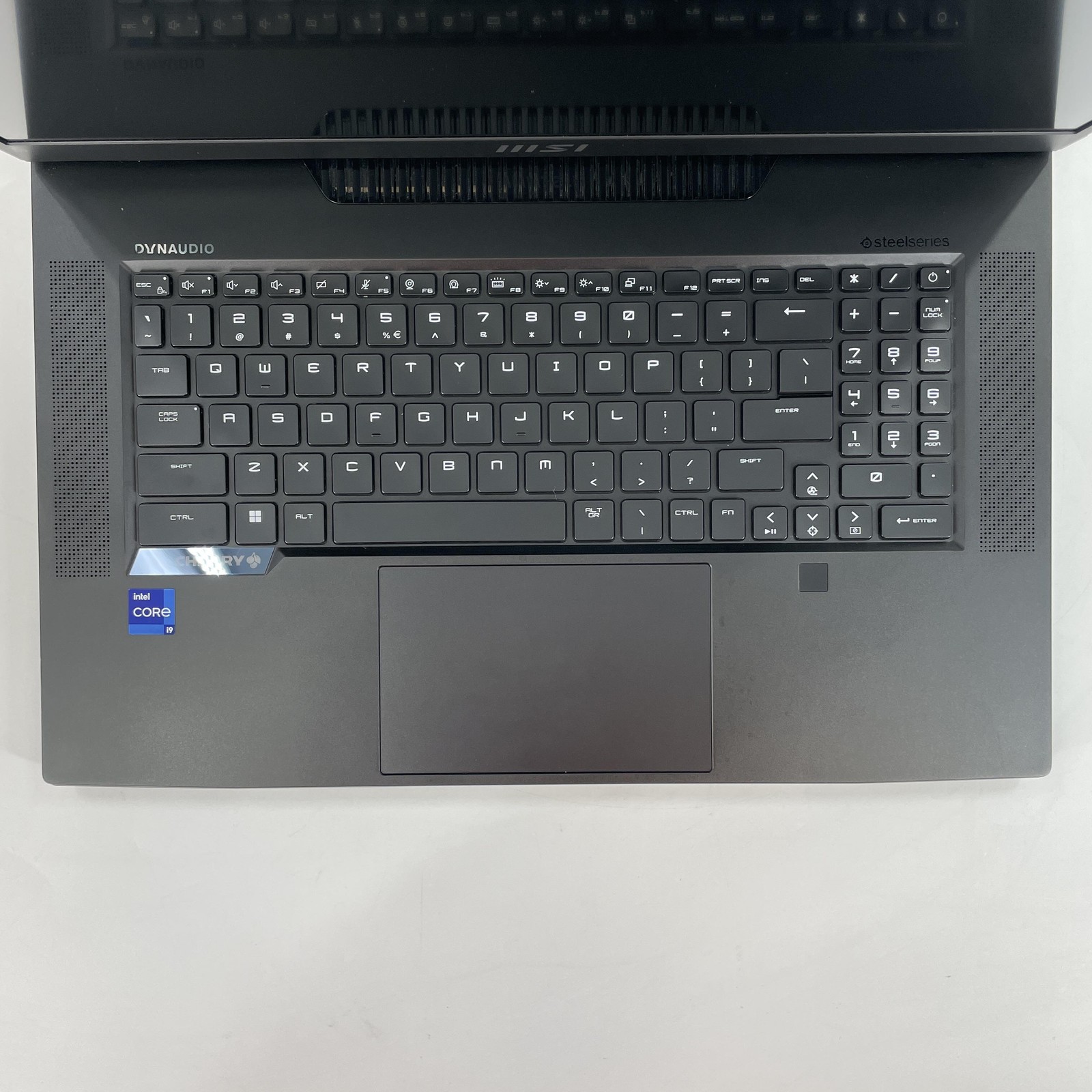 MSI Titan GT77 17.3 120Hz 4K 2.3 GHz i9-12900HX 128GB 2TB HDD RTX 3080 Ti