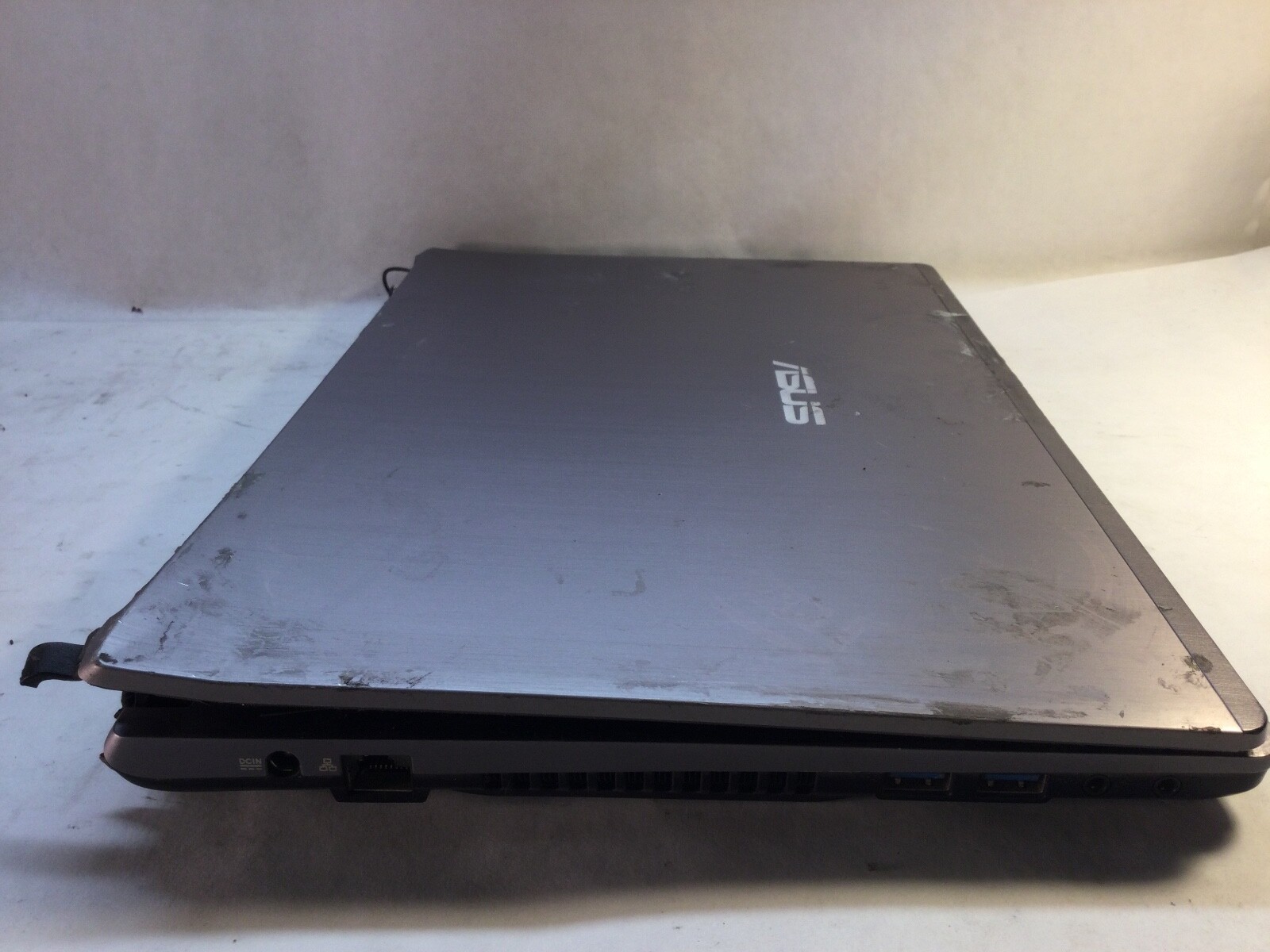 ASUS U47A 14″ Laptop Intel Core i7-2640M Pentium- DOES NOT POWER *Parts* MZ